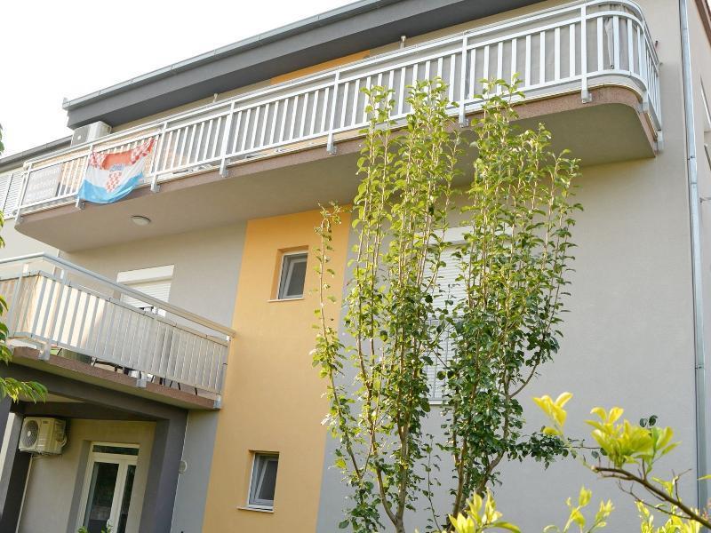 Apartments Damir Kaštel Štafilić Buitenkant foto