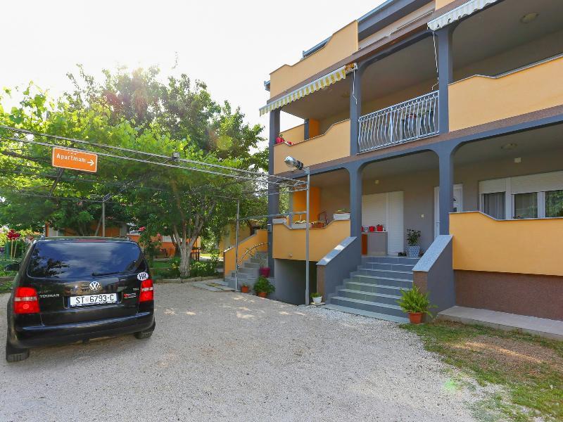 Apartments Damir Kaštel Štafilić Buitenkant foto